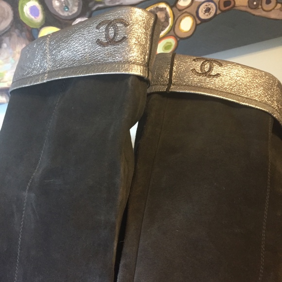 CHANEL Black Just to the Knee Boots - Picture 8 of 9